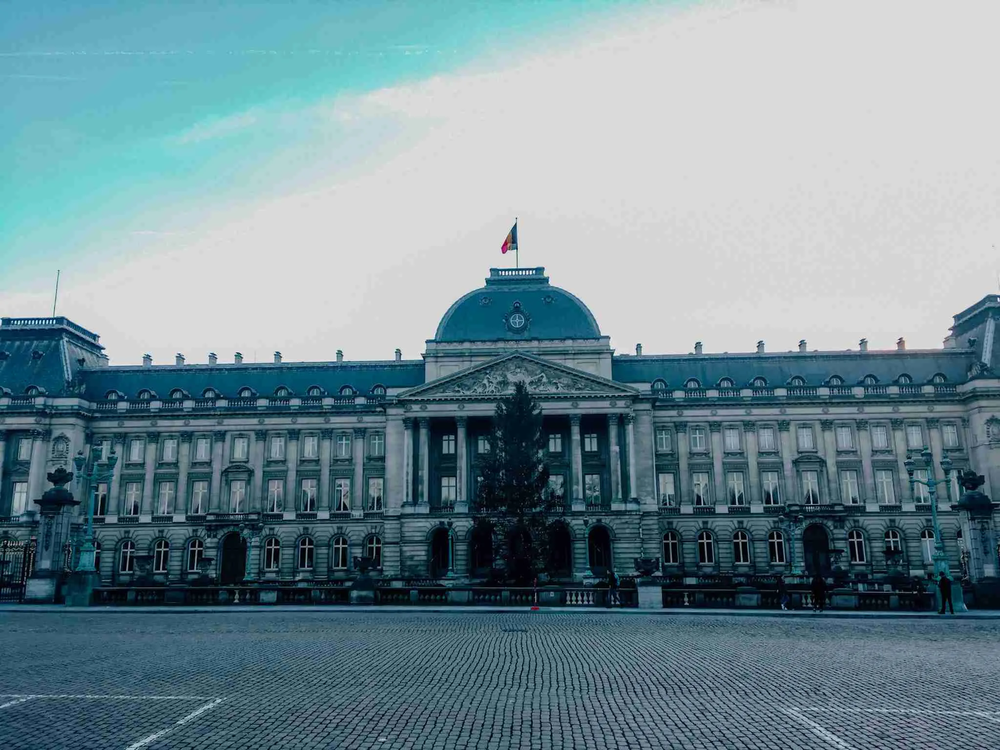 The beautiful exterior of the Royal Palace in Brussels on a clear, sunny day! 